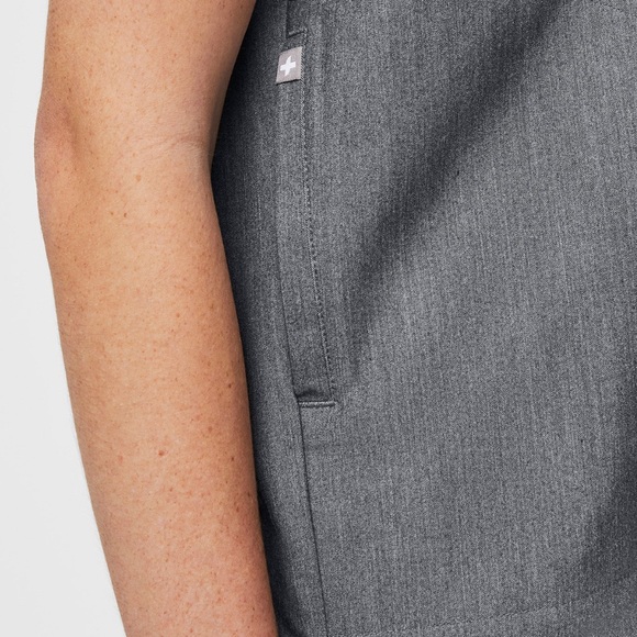 FIGS Rafaela Oversized Scrub Top.   Size M. Graphite - Picture 2 of 8